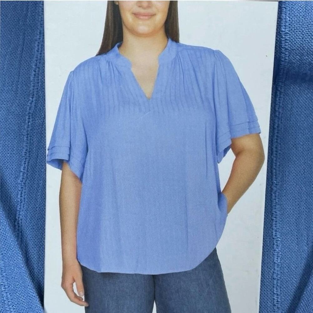 NWT Well Worn Womens V-Neck Flutter Sleeve Top Blue Medium Lightweight